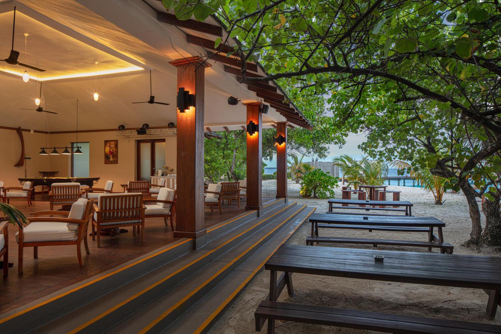 Adaaran Select Meedhupparu - Complimentary For 1 Child For Between April 2025 To September 2025 5* Meedhoo (Raa Atoll)