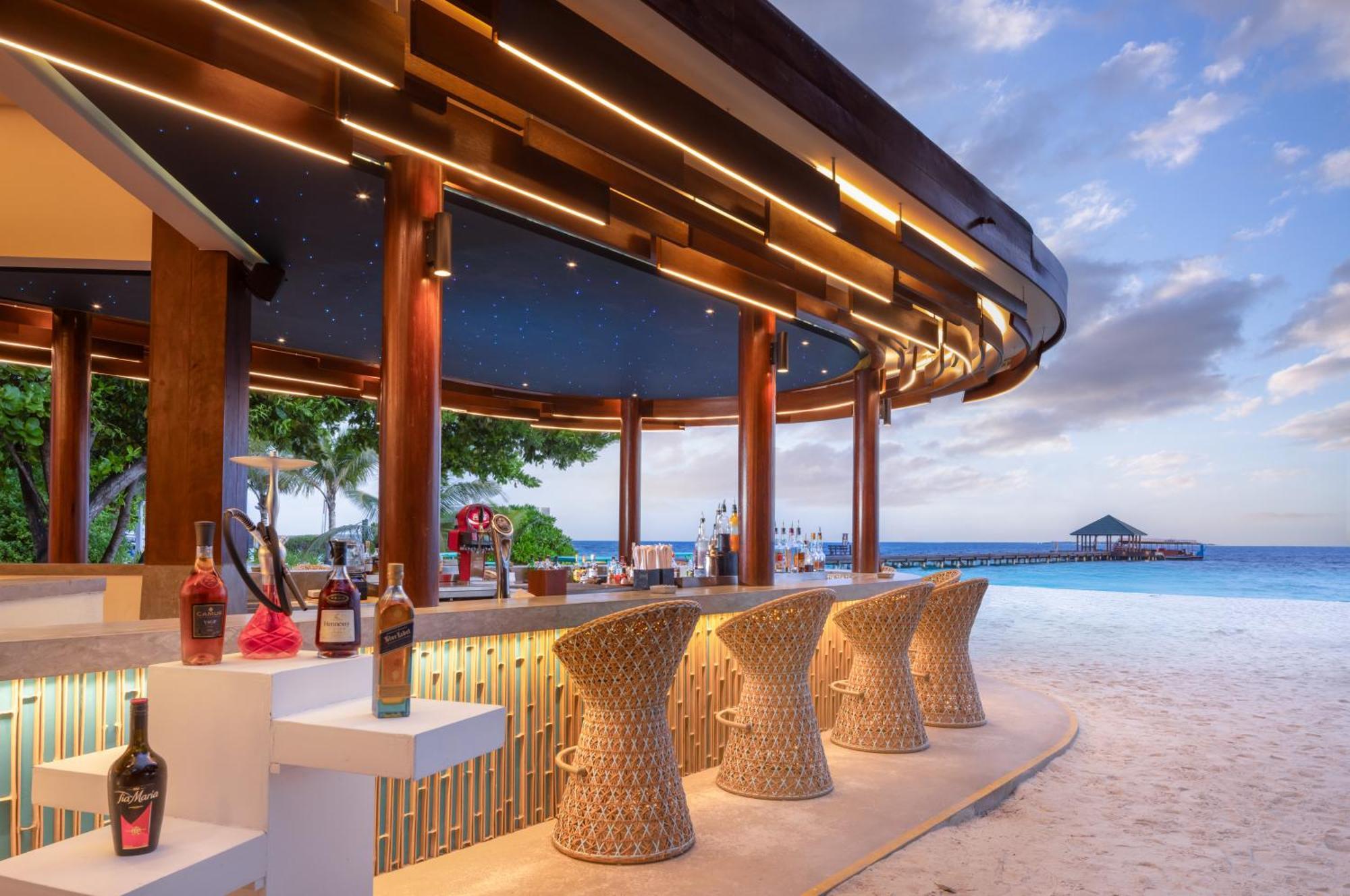 Adaaran Select Meedhupparu - Complimentary For 1 Child For Between April 2025 To September 2025 Resort Meedhoo (Raa Atoll)