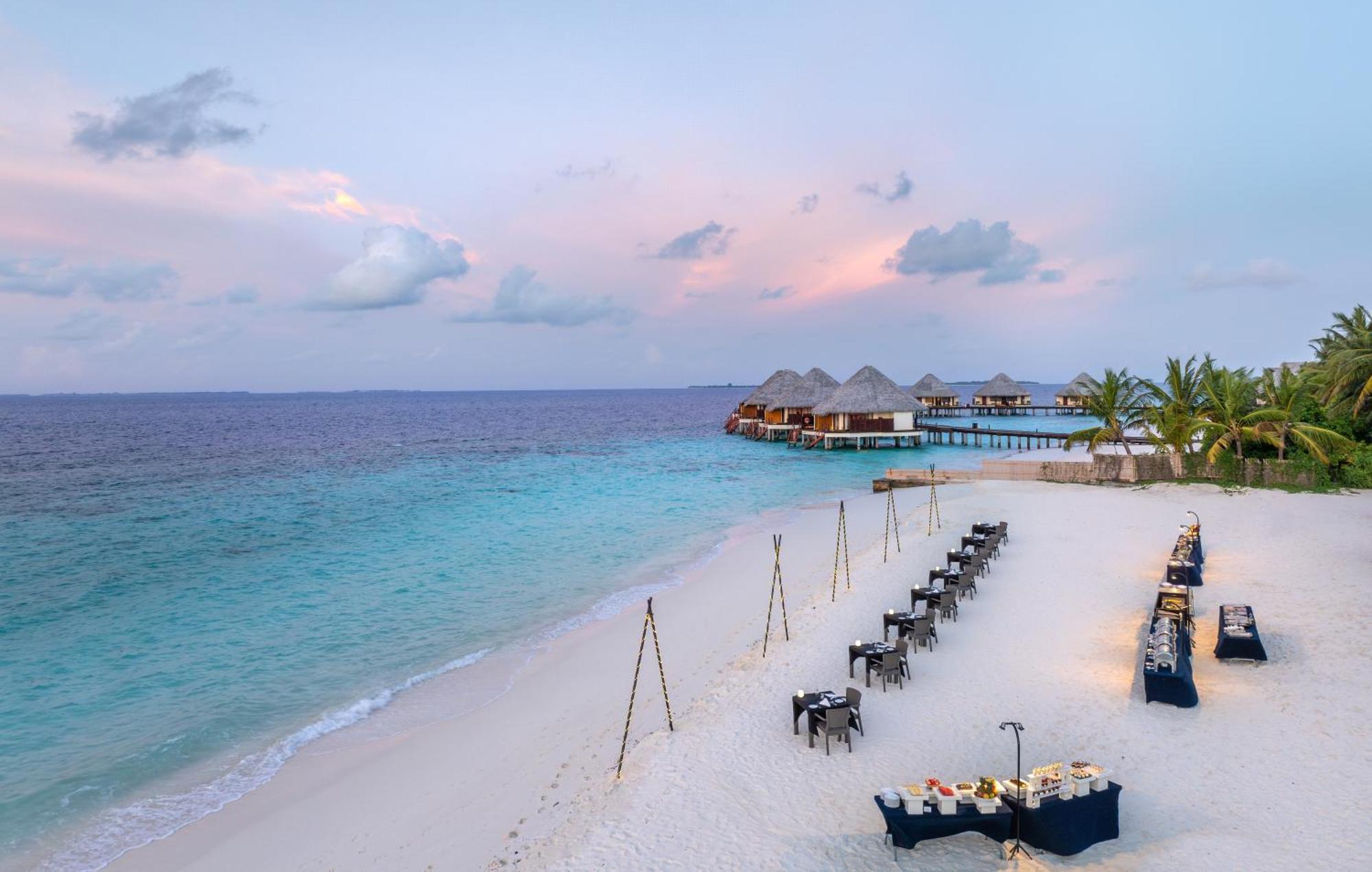 Resort Adaaran Select Meedhupparu - Complimentary For 1 Child For Between April 2025 To September 2025 Meedhoo (Raa Atoll)