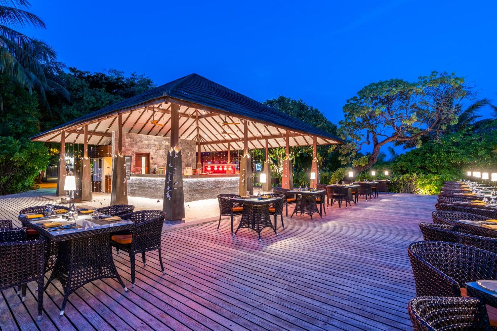 Resort Adaaran Select Meedhupparu - Complimentary For 1 Child For Between April 2025 To September 2025 5*
