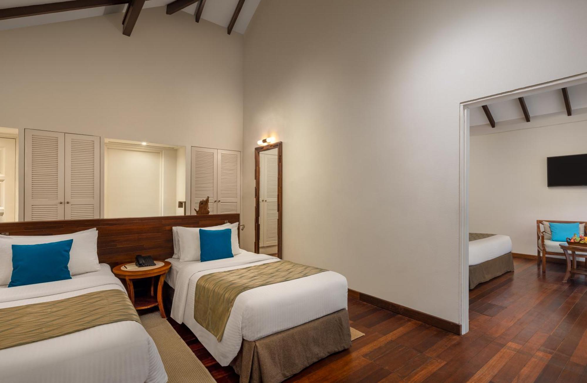 Adaaran Select Meedhupparu - Complimentary For 1 Child For Between April 2025 To September 2025 Resort 5*
