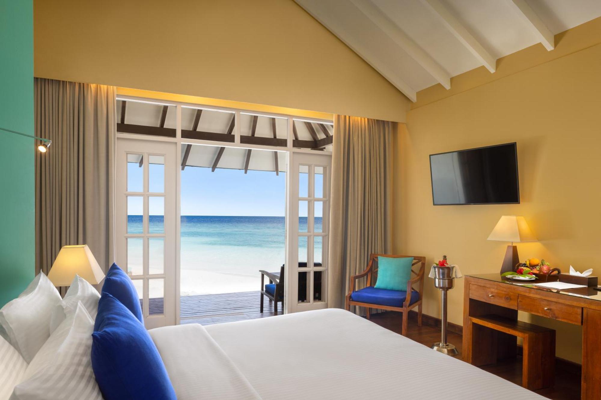 Adaaran Select Meedhupparu - Complimentary For 1 Child For Between April 2025 To September 2025 Resort Meedhoo (Raa Atoll)
