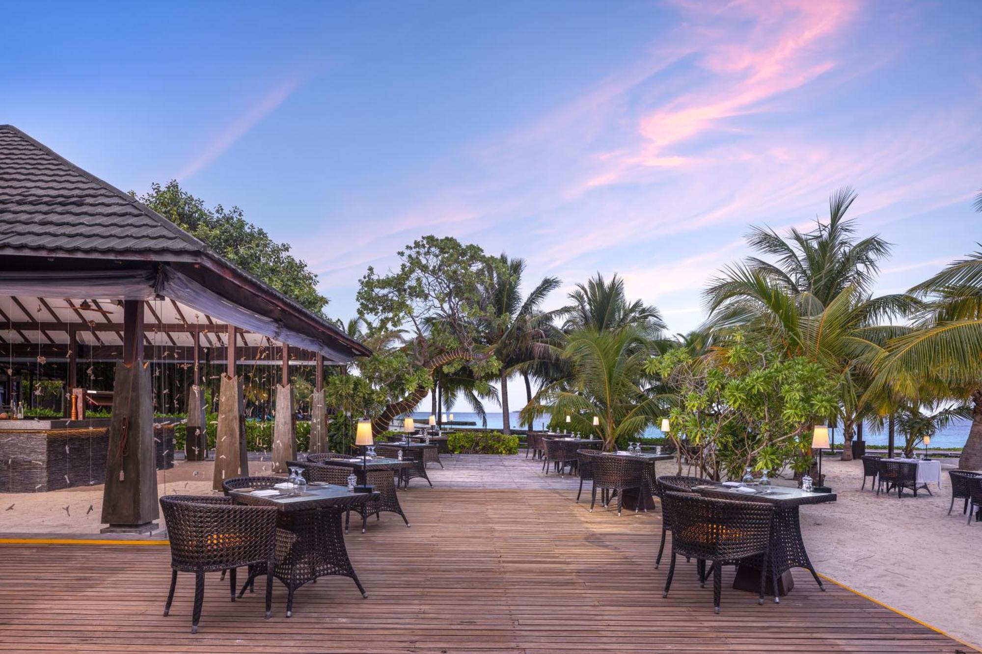 Adaaran Select Meedhupparu - Complimentary For 1 Child For Between April 2025 To September 2025 Meedhoo (Raa Atoll)