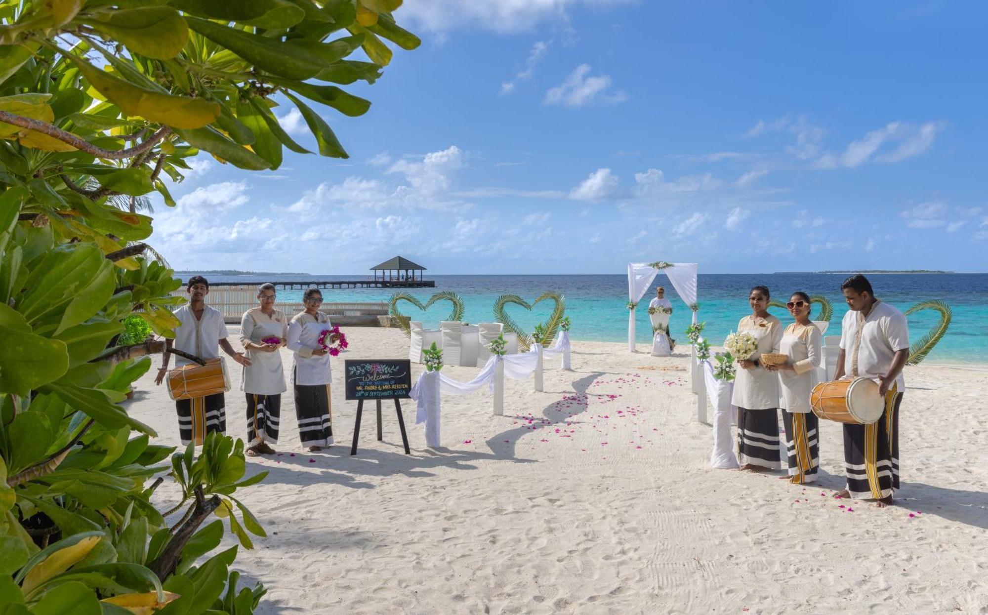 Resort Adaaran Select Meedhupparu - Complimentary For 1 Child For Between April 2025 To September 2025