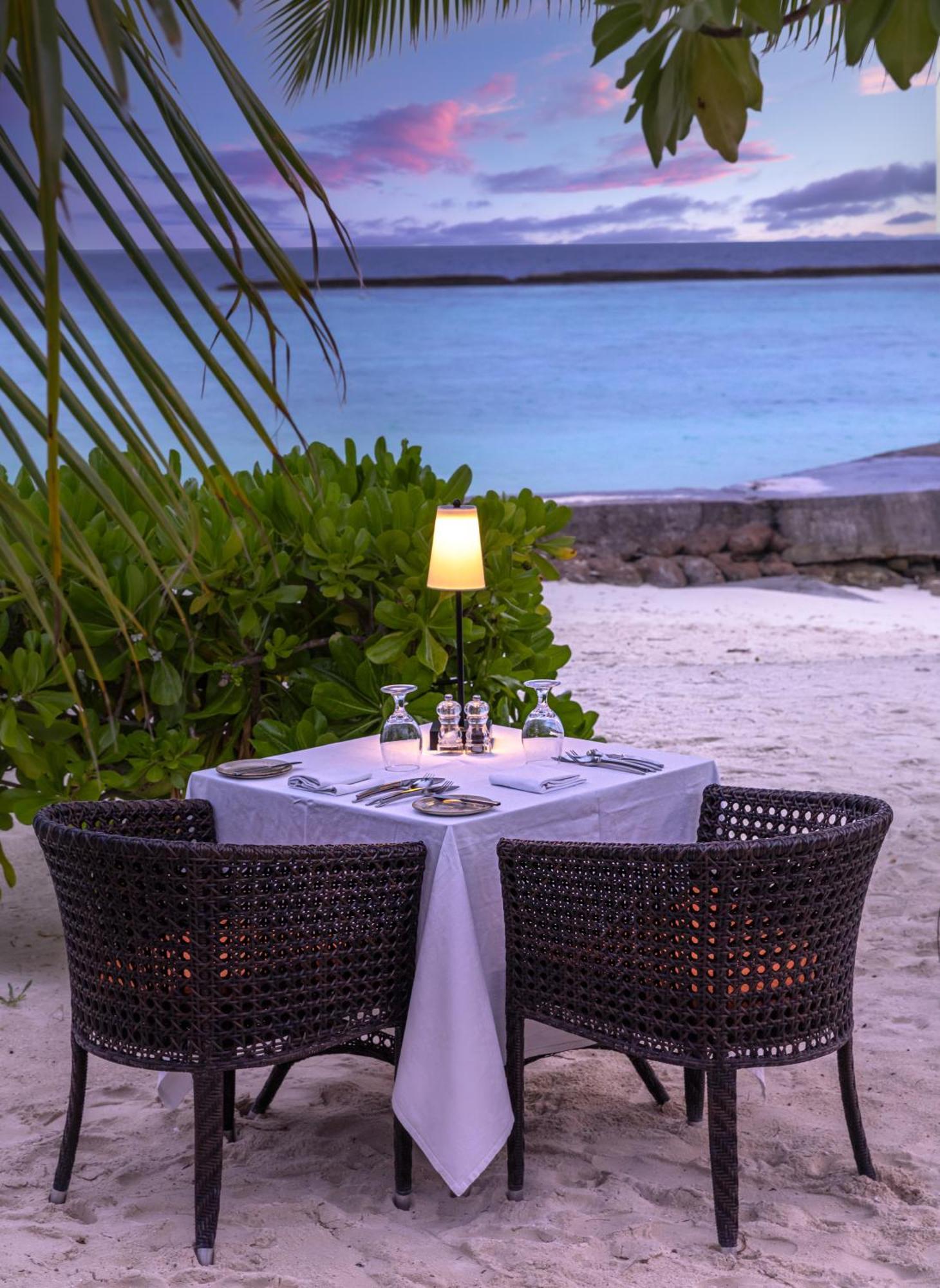 Adaaran Select Meedhupparu - Complimentary For 1 Child For Between April 2025 To September 2025 Resort 5*