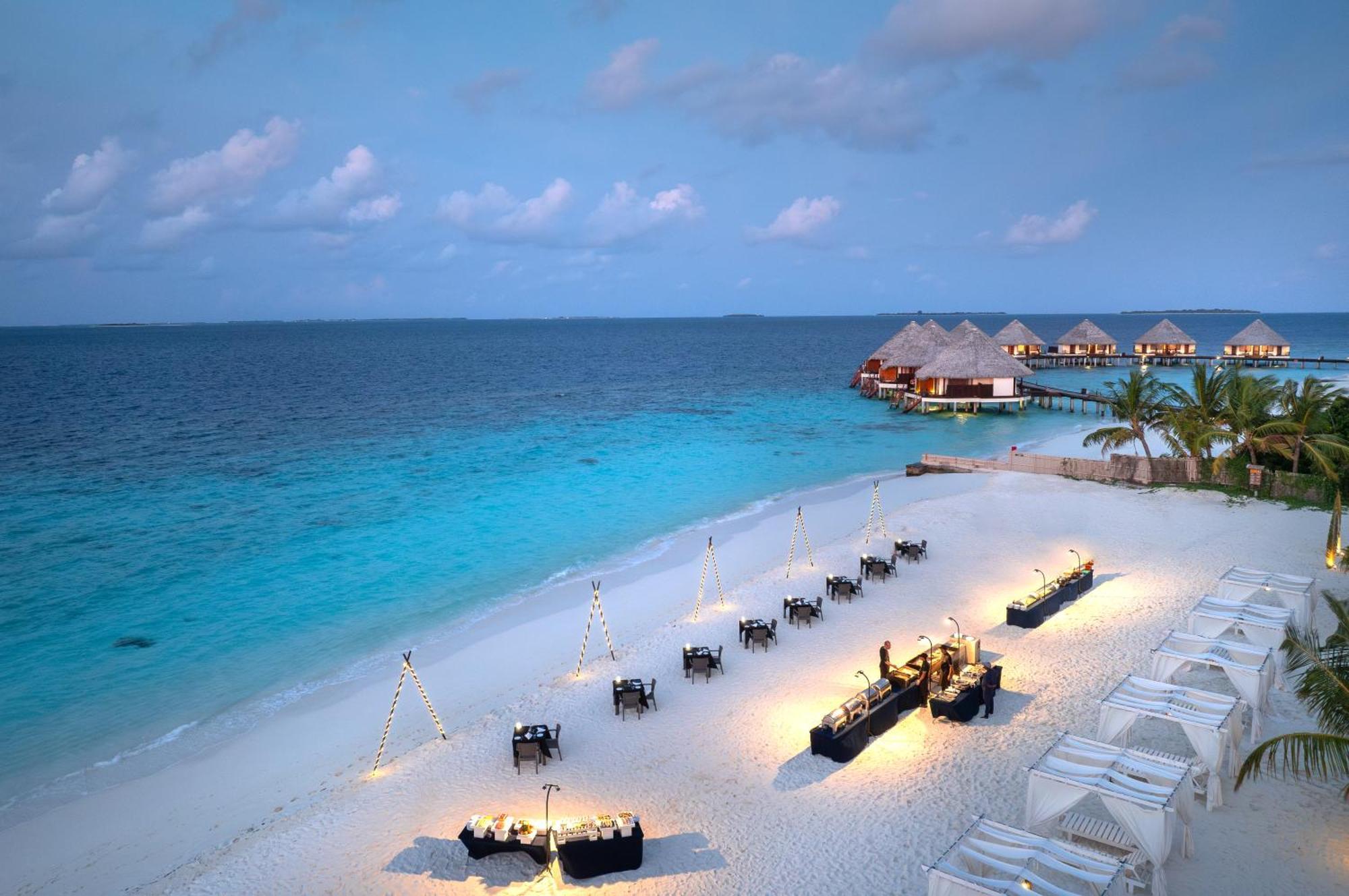 Adaaran Select Meedhupparu - Complimentary For 1 Child For Between April 2025 To September 2025 Resort Meedhoo (Raa Atoll)